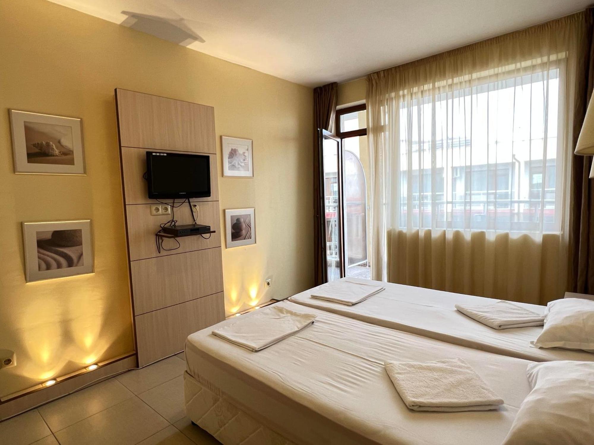 Александра Hotel Sveti Vlas Exterior photo