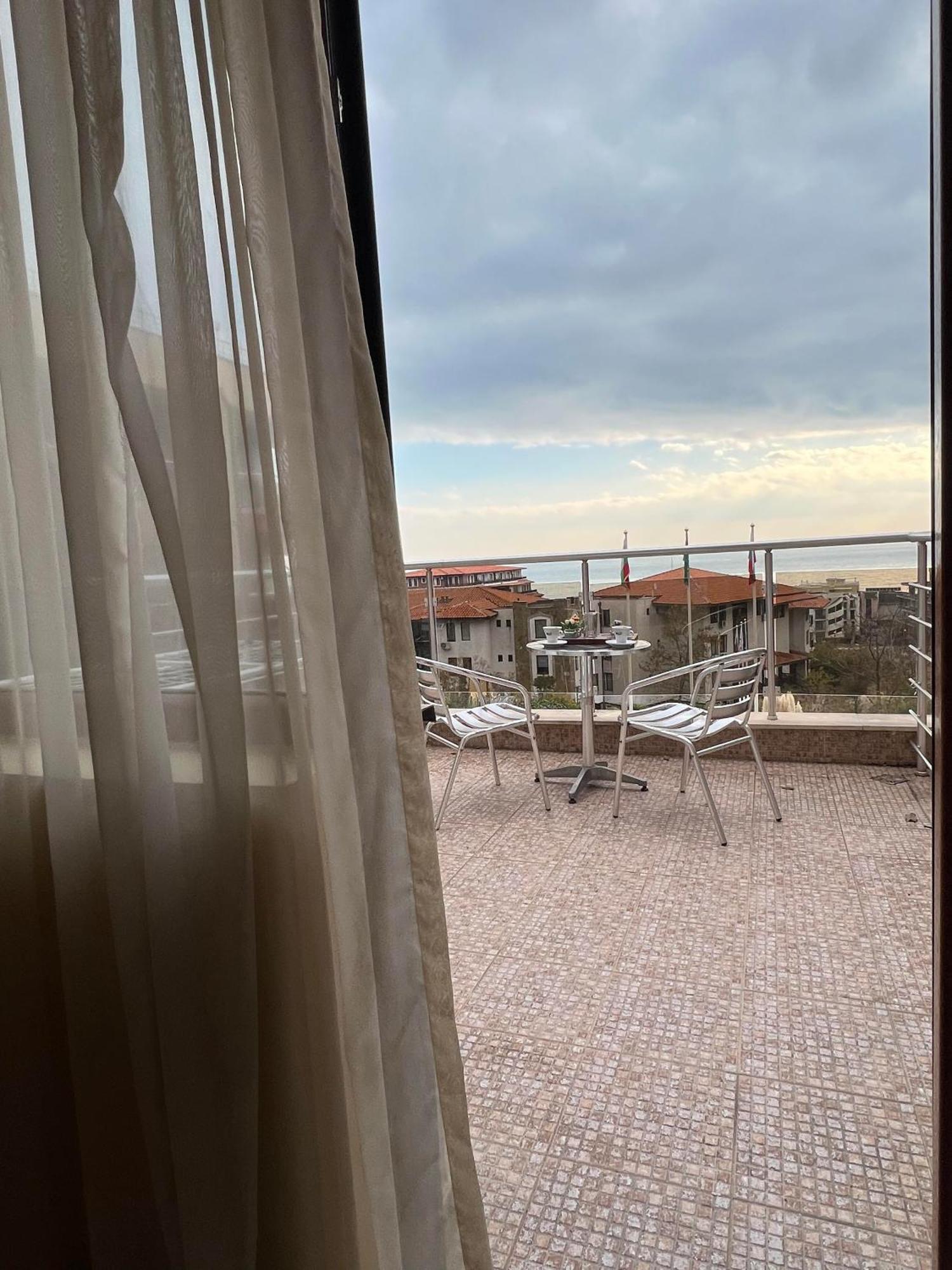 Александра Hotel Sveti Vlas Exterior photo